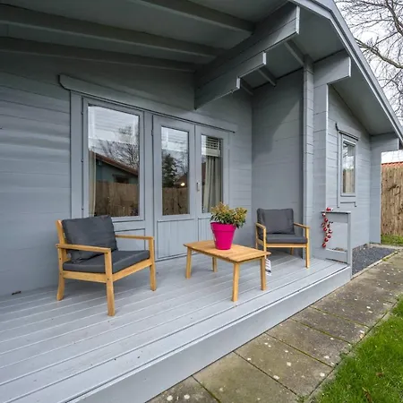 Vrijstaande Woning Met Prive Tuin In Duingebied *