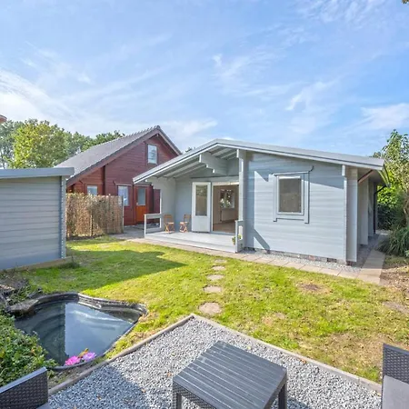 Holiday home Vrijstaande Woning Met Prive Tuin In Duingebied