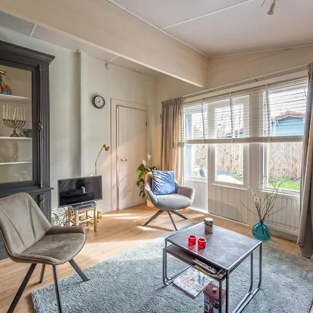 Vrijstaande Woning Met Prive Tuin In Duingebied *