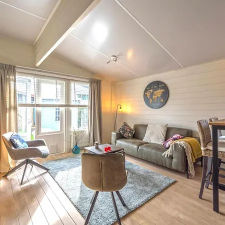 Holiday home Vrijstaande Woning Met Prive Tuin In Duingebied
